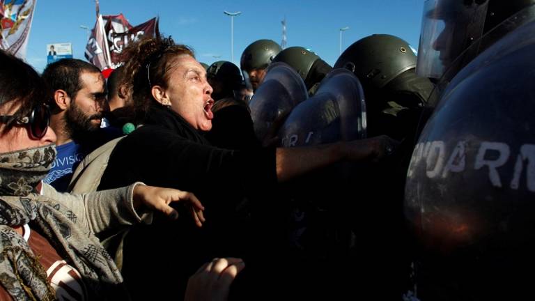 Argentina se paraliza en huelga general contra Macri