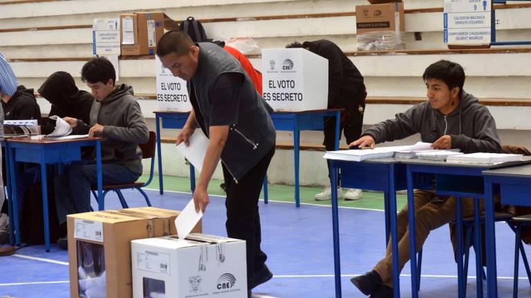 ¿Cómo avanza la participación ciudadana en las elecciones y cuántos detenidos se reportan?