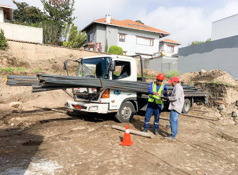 $!Las ferreterías han mejorado su servicio de logística. Trujillo Duque Ferreterías cuenta con una flota de vehículos que entrega material en obra.