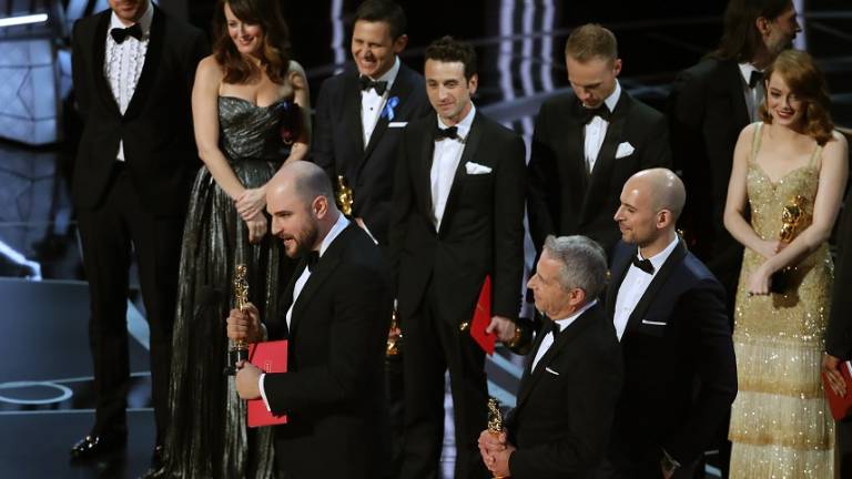 "Moonlight" gana el Óscar en un final caótico