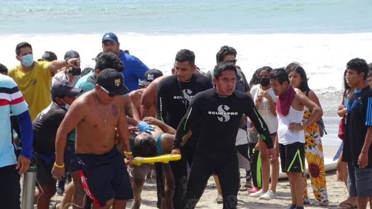 Un hombre murió en Santa Elena tras salvar a dos bañistas