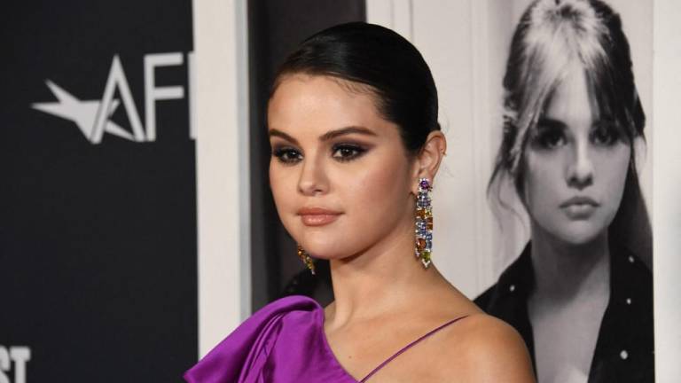 La cantante estrenó este viernes en Apple TV+ “Selena Gomez: My Mind &amp; Me”, un documental en el que habla de estos vaivenes emocionales y de cómo el peso de los focos y su fulgurante éxito en redes sociales hicieron mella en su salud mental.