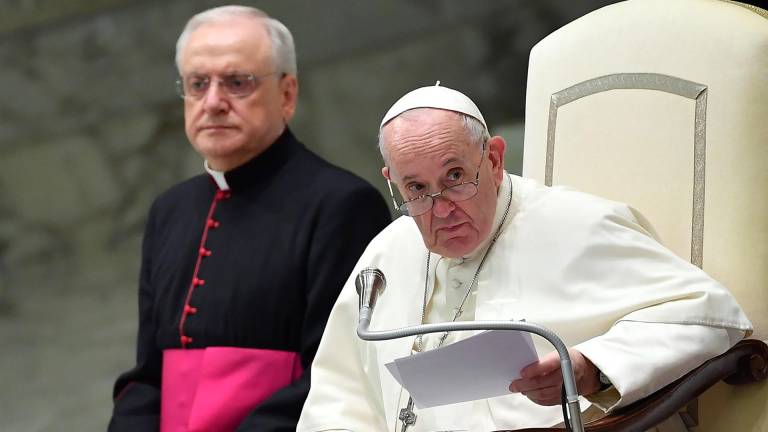 El papa Francisco fue hospitalizado por una una infección respiratoria