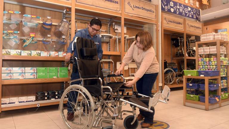 Equipos médicos facilitan el progreso de rehabilitación en diversas discapacidades