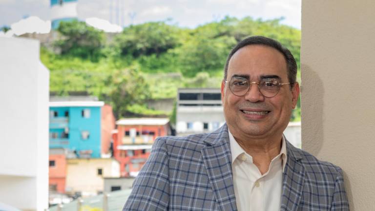 El caballero de la salsa, Gilberto Santa Rosa, visitó Guayaquil, Ecuador en su paso para promocionar su nuevo trabajo discográfico.