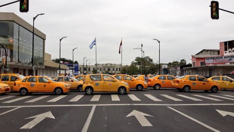 Gobierno no cederá al &quot;chantaje&quot; de transportistas