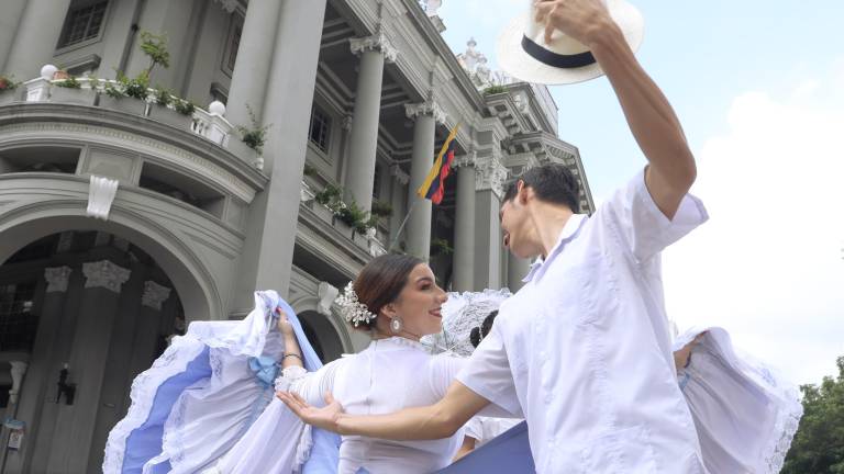 Municipio de Guayaquil denuncia que contratos clave para las fiestas julianas permanecen suspendidos