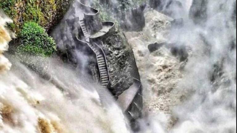 Madre y niño caen en cascada del sector cascada de río Verde: la mujer intentó rescatar a su hijo que se resbaló