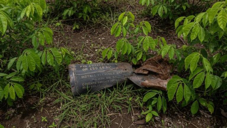 Bomba en la frontera con Ecuador: ¿Desde qué avión militar se lanzó el artefacto hallado en Colombia?