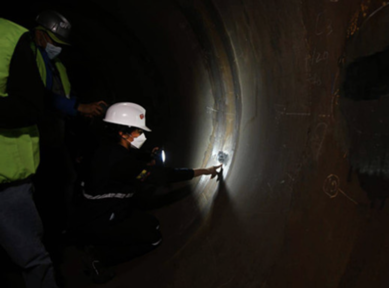 $!Los problemas en la construcción de la central Coca Codo han sido recurrentes desde el inicio del proyecto. Las cientos de fisuras en los túneles de distribución han causado el retraso de la entrega del proyecto, y un litigio internacional con Sinohydro.