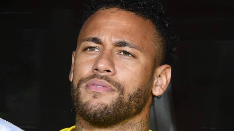 Modelo afirma que Neymar publicó sus fotos íntimas por venganza