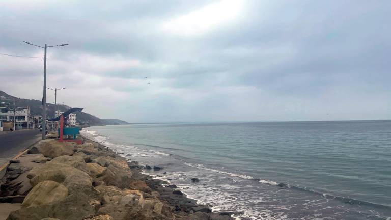 ¿Qué es la nueva Ley de Olas aprobada en Ecuador y cómo cambia el uso del mar?