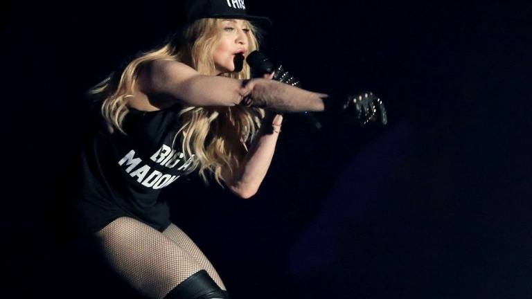Madonna le roba un beso a Drake en el cierre del festival de Coachella