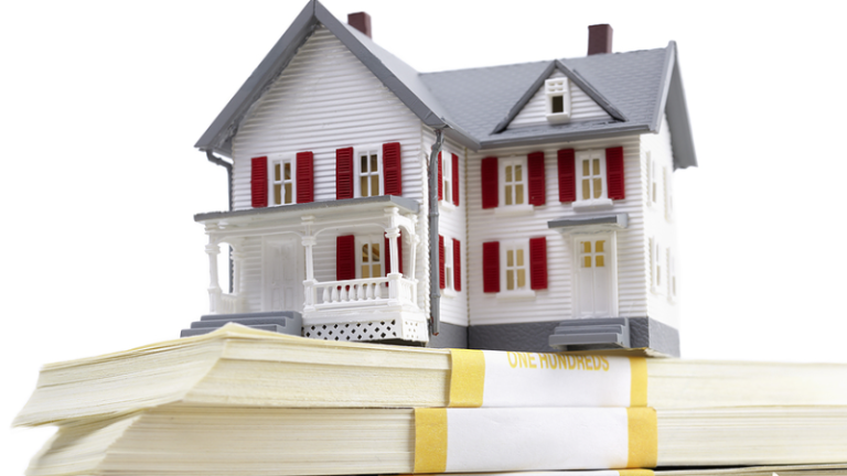 Ecuador gravará herencias superiores a 35.400 dólares, anuncia Correa