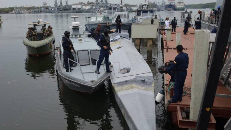 Capturan semisumergible en Ecuador con dos toneladas de droga