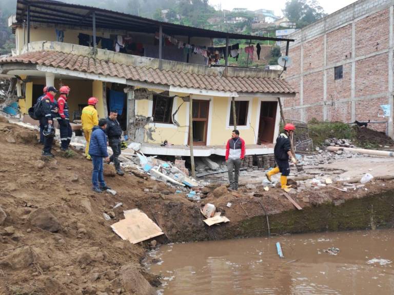 $!Avalancha sepulta un barrio en Alausí: 16 fallecidos y se desconoce la cantidad de personas enterradas
