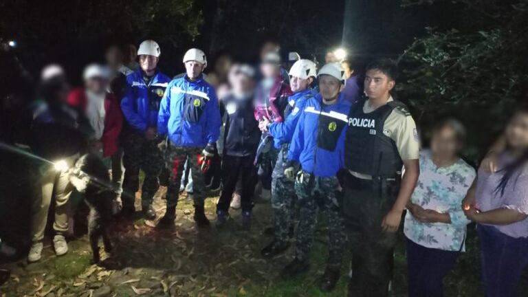'¡Aquí estoy!': así fue el rescate de un niño dentro de una quebrada del norte de Quito