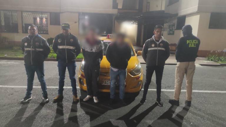 Cámara registró momento exacto de secuestro exprés a una mujer en Quito