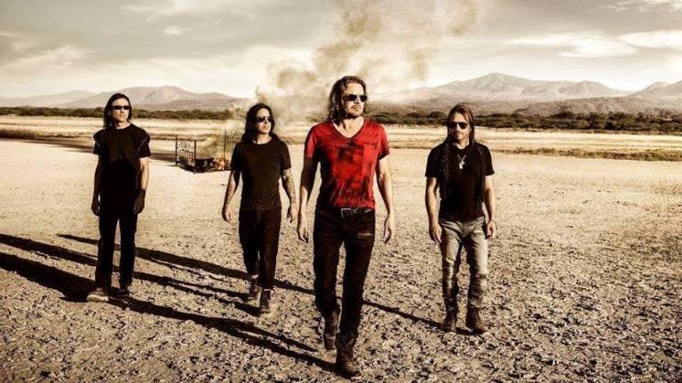 Maná lanza "Cama incendiada", un disco sexy y alegre que llega tras la ruptura