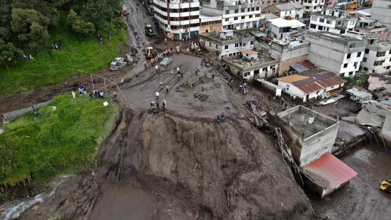 Quito de luto por la muerte de 24 personas a causa del aluvión