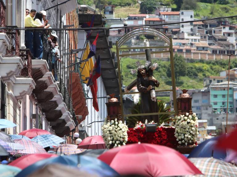 $!Miles de fieles en la procesión de Jesús del Gran Poder.