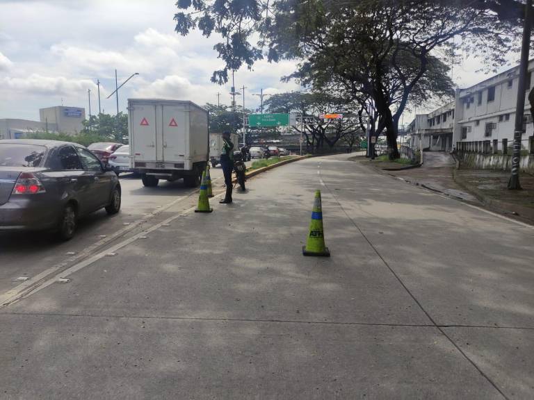 $!Lo que se sabe del sicariato en avenida de Ceibos, que dejó un fallecido y caos vehicular