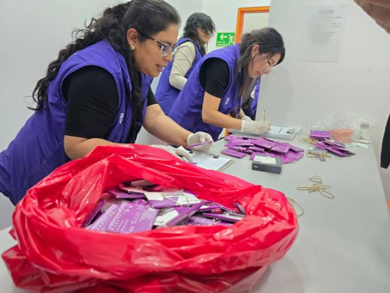 $!Inspección a clínica en la que murió Luis Alarcón.