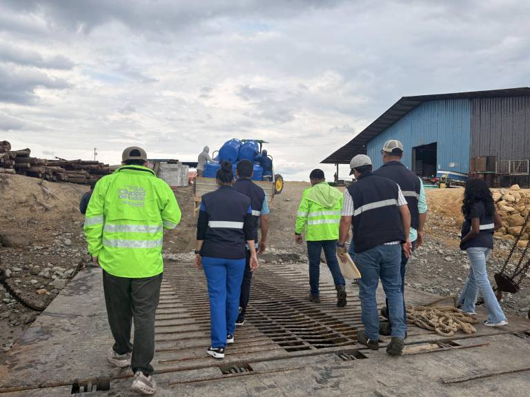 $!Personal del Municipio de Guayaquil en Isla Puná.