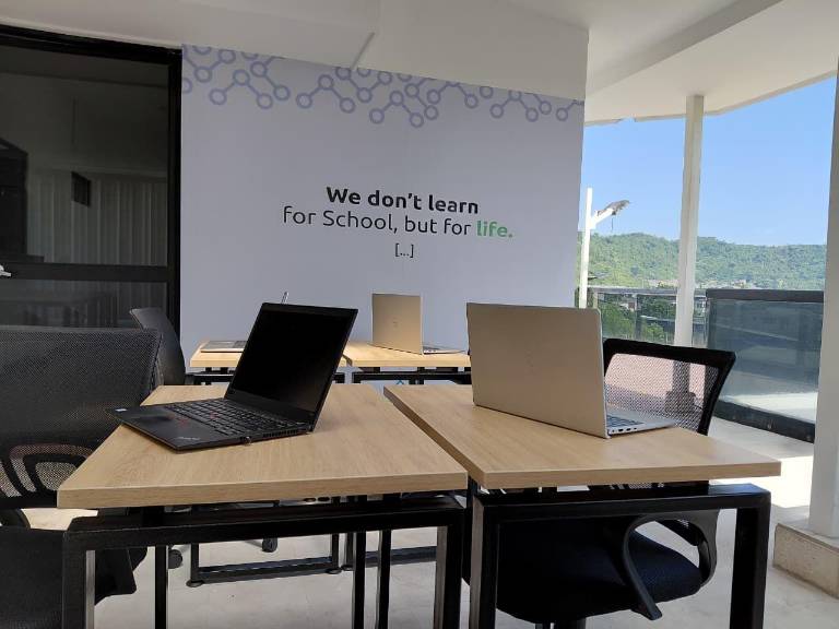 $!Las instalaciones de Cincinnatus sede Guayaquil cuentan con el mobiliario y equipamiento adecuado para la formación.