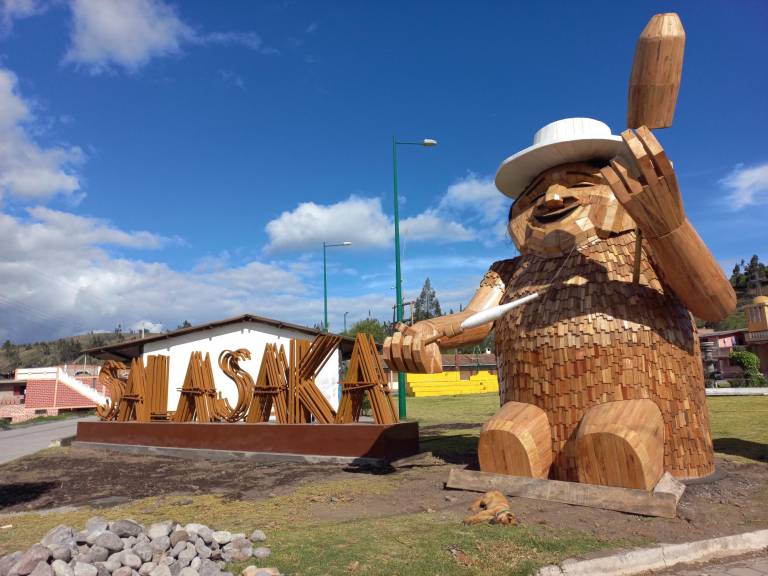 $!La “Ruta de los Gigantes” de madera atrae turistas al cantón Pelileo