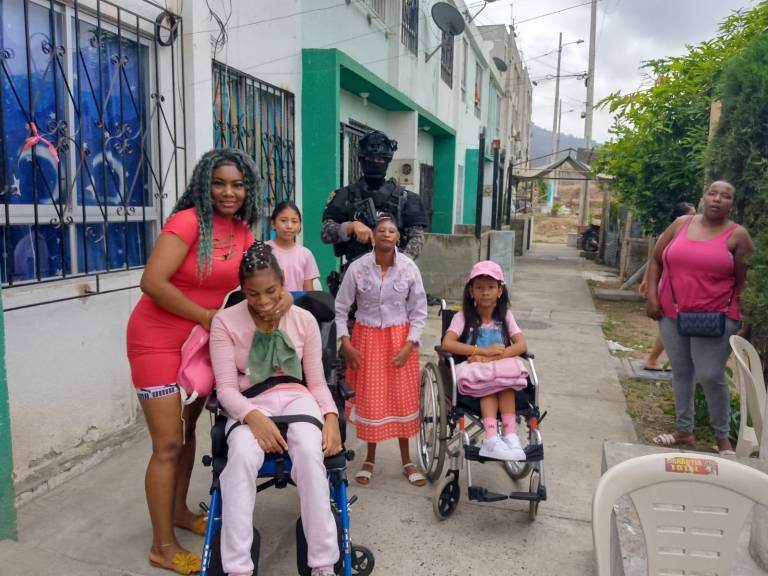 $!Parte del grupo que acoge Jenny Ávila en su organización desde Socio Vivienda 3.