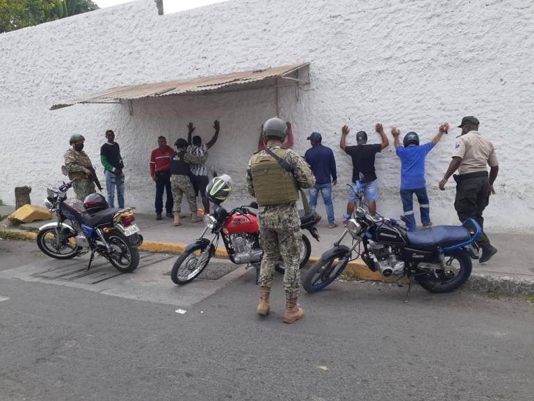 $!Plan Rescate Ecuador en Esmeraldas: 253 personas detenidas y varios decomisos