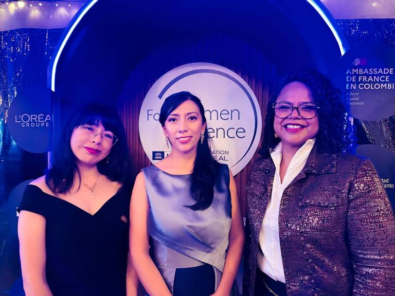 $!Fotografía de las tres ganadoras: Dra. Denisse Ruelas de Perú (izquierda), Dra. Ana Cecilia Villa Parra de Ecuador (medio) y la Dra. Sonia Mangones de Colombia (derecha).