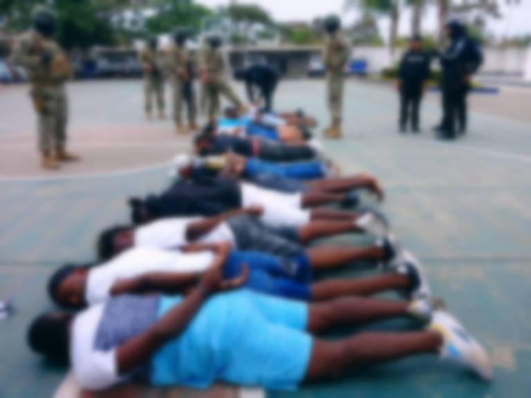 $!Fotografía que muestra a los detenidos en el operativo.