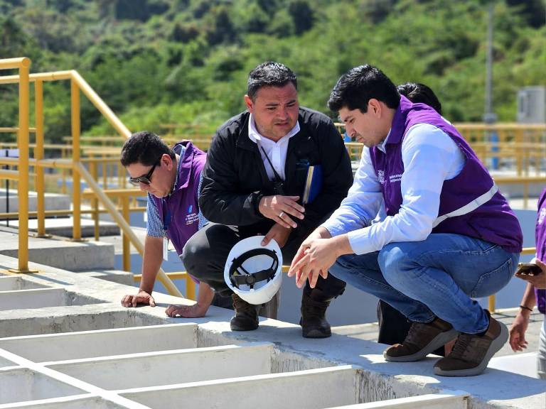 $!Urbanizaciones de Daule reportan agua potable turbia y Arcsa despliega controles inmediatos