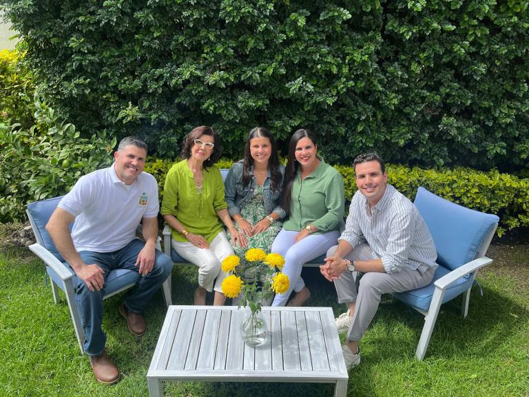 $!Juan Carlos con su madre Marisol Villacís, sus hermanos Judaffith y Jefhey y su sobrina Danna.
