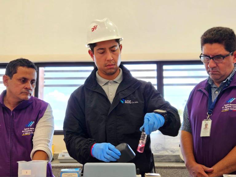 $!Urbanizaciones de Daule reportan agua potable turbia y Arcsa despliega controles inmediatos