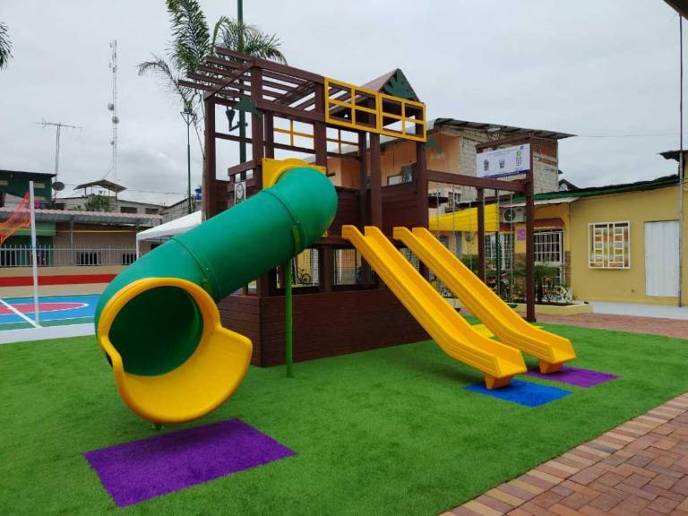 $!Madera Plástica Ecuador fabrica mobiliario, elementos de construcción y juegos infantiles con plástico post-consumo y post-industrial.