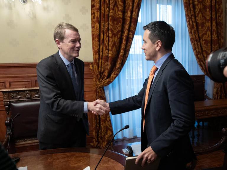 $!El 1 de junio, el senador por Colorado, Michael Bennet, se reunió con el presidente Daniel Noboa y reafirmó el apoyo por parte de Estados Unidos la lucha contra las pandillas transnacionales y sus esfuerzos para abordar los desafíos migratorios.