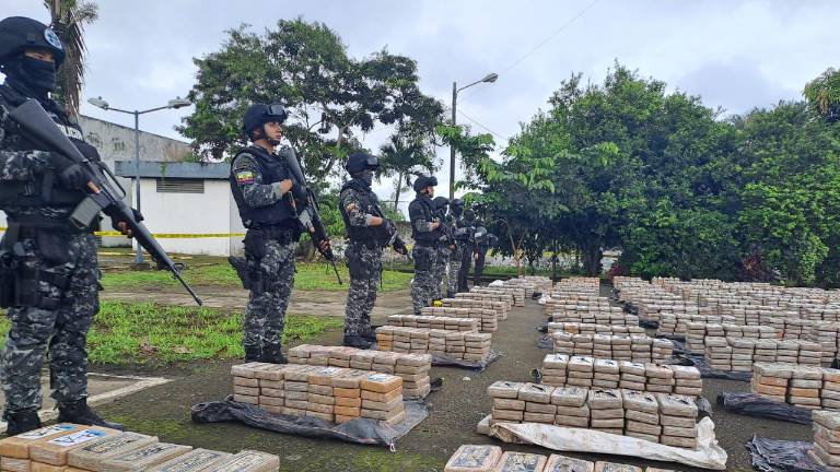 Dictan prisión contra un hombre tras el hallazgo de cerca de 22 toneladas de cocaína, en una finca de Vinces