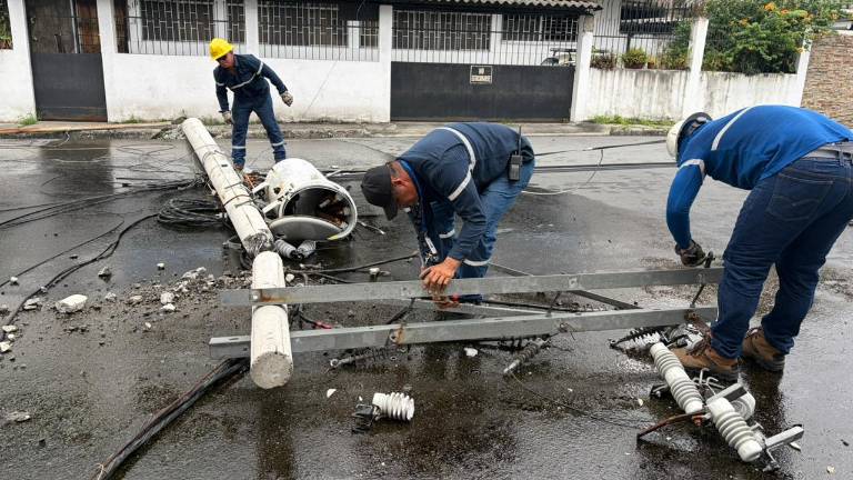 Corte de luz en Guayaquil afecta a varios sectores: CNEL explica que la causa fue un accidente de tránsito