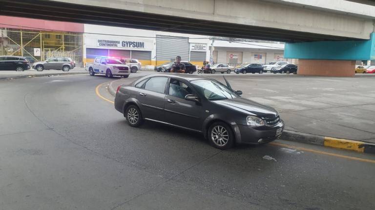 Lo que se conoce del secuestro de la Decana de la Universidad de Guayaquil, en la avenida Orellana