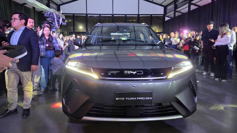 Exhibición en Ecuador de un vehículo de la marca BYD.