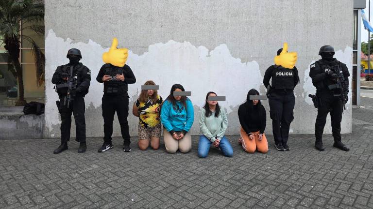 Detienen a cuatro mujeres acusadas de extorsionar locales de Guayaquil con explosivos