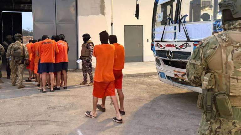 Armada del Ecuador confirma el traslado de 173 reos a la cárcel del Encuentro en Santa Elena
