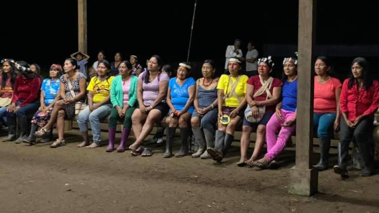 Abren proceso para vacunar a comunidades indígenas en zona amazónica intangible de Ecuador