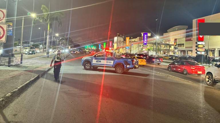 Ataque armado en los exteriores de un centro comercial del sur de Guayaquil deja una fallecida