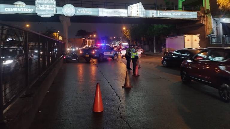 Disparan contra un vehículo que circulaba por la avenida Luis Crespo Cordero, en el norte de Guayaquil