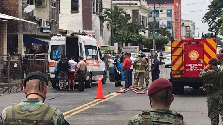 Moradores del sector alertaron que escucharon detonaciones en el interior de la cárcel.