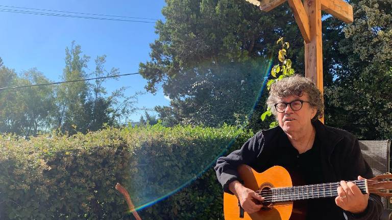 Cantante argentino Piero está hospitalizado en Buenos Aires por afección respiratoria